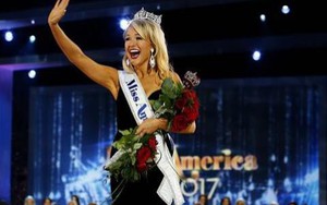 Người đẹp 21 tuổi đăng quang Miss America dù phát ngôn khó hiểu về bà Hillary Clinton